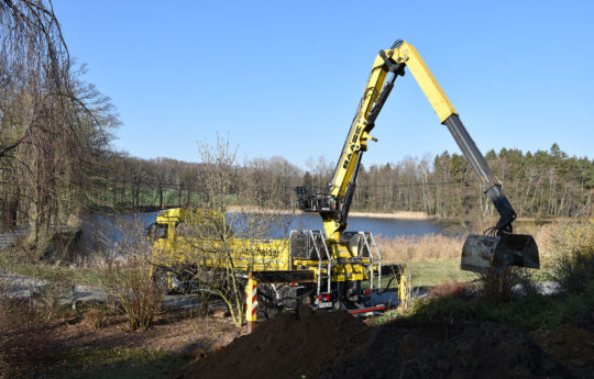 Der Erdtank wurde in malerischer Umgebung unweit des Herstellerwerks installiert.