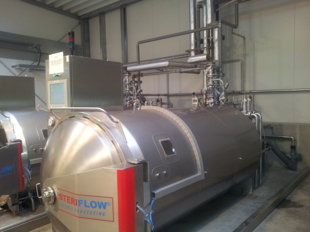 The two autoclaves are cooled by the waste heat.