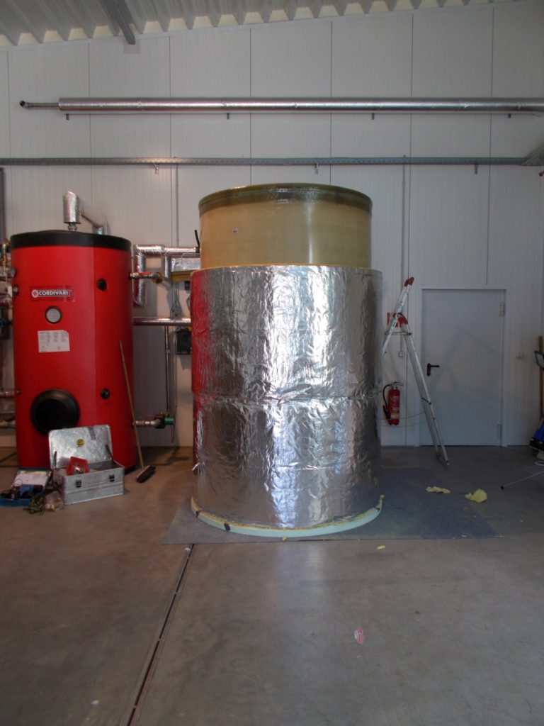 The heat is stored in the hot water tank that previously had to be released into the environment unused.