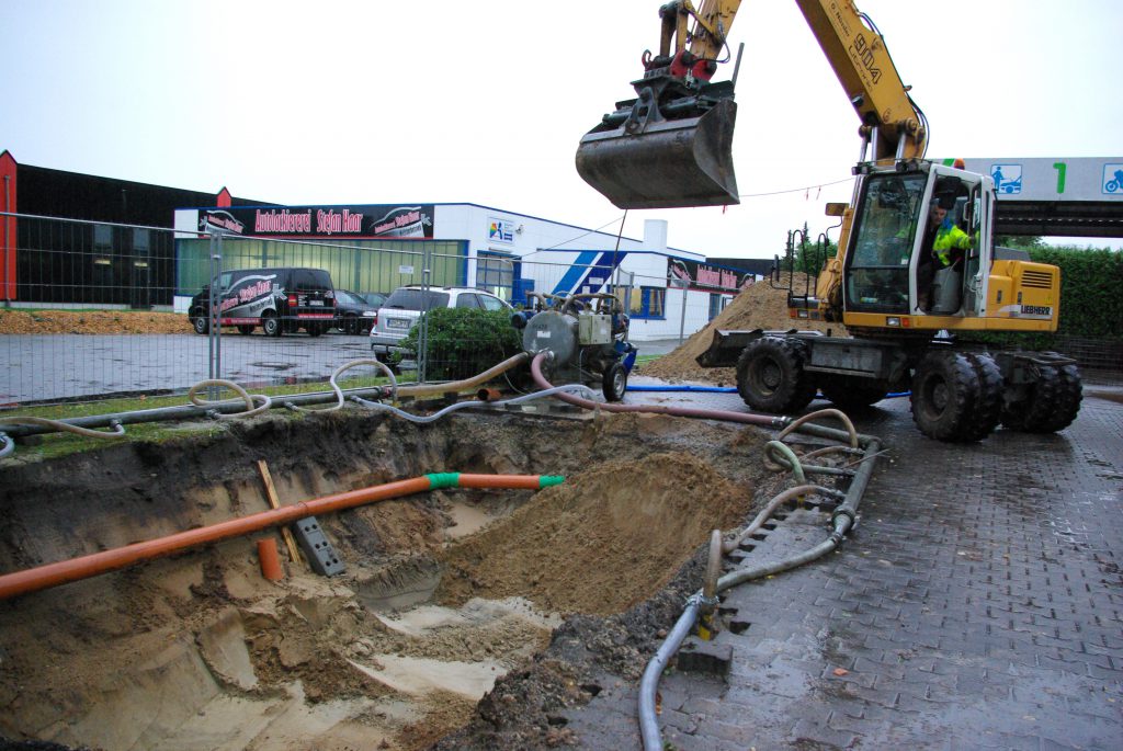 The excavation pit for the light liquid separator is excavated here.