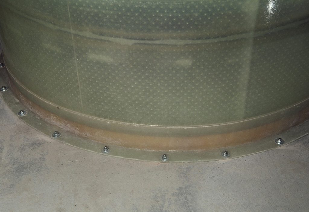 The on-site assembled Haase basement tank with buoyancy control is firmly anchored in the ground.