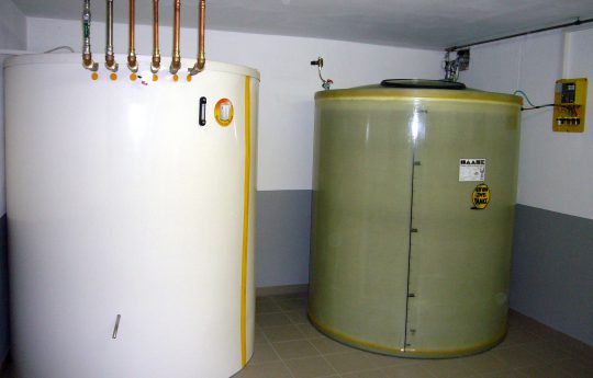 Hot water tanks and basement tanks can be installed in combination as a hybrid solution.