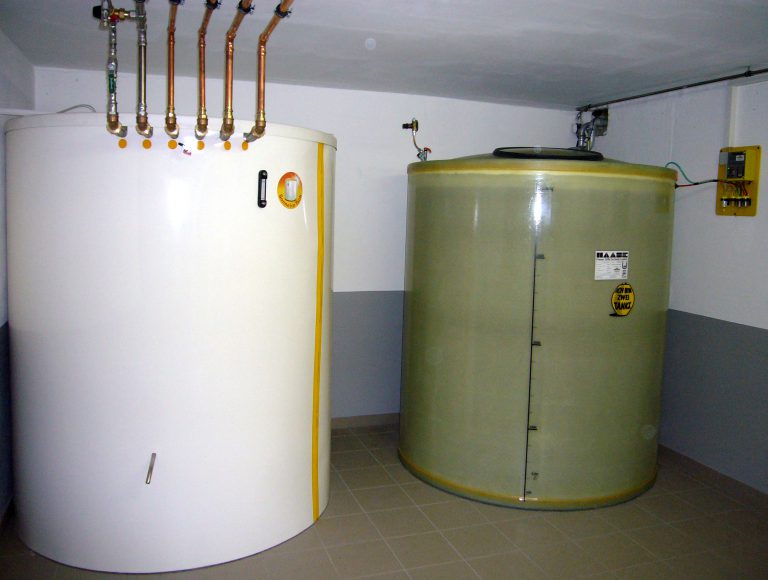 Hot water tanks and basement tanks can be installed in combination as a hybrid solution.